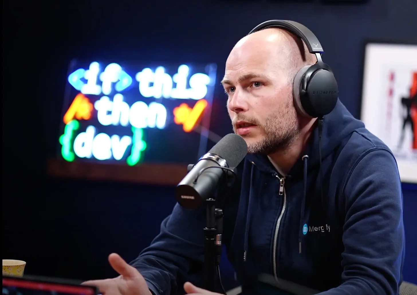 Julien Danjou recording the Nom d'un Pipeline podcast